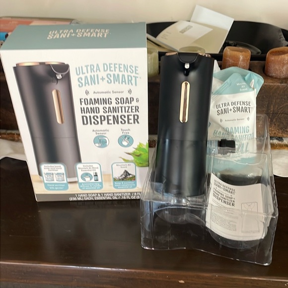 NIB Automatic foaming soap and hand sanitizer dispenser